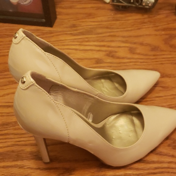 Heels - Picture 3 of 4